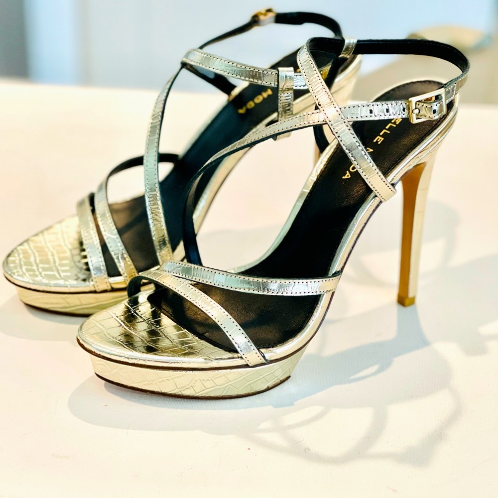 PELLA MODA NWT Gold Croco Size 8.5 Runs small order 1/2 size-up Basically Size 8